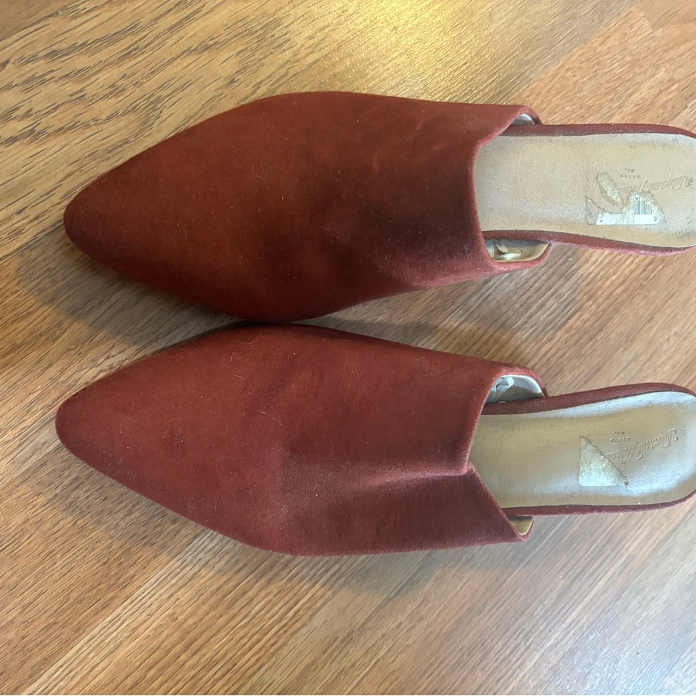 Mules 11 Maroon